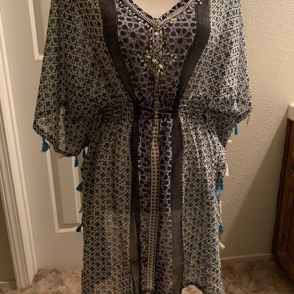 Gorgeous boho beach coverup! - Picture 4 of 11